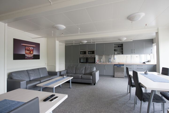 Lounge 21 of 25