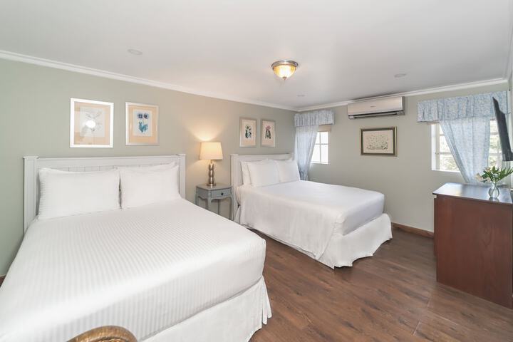 Room 43 of 161