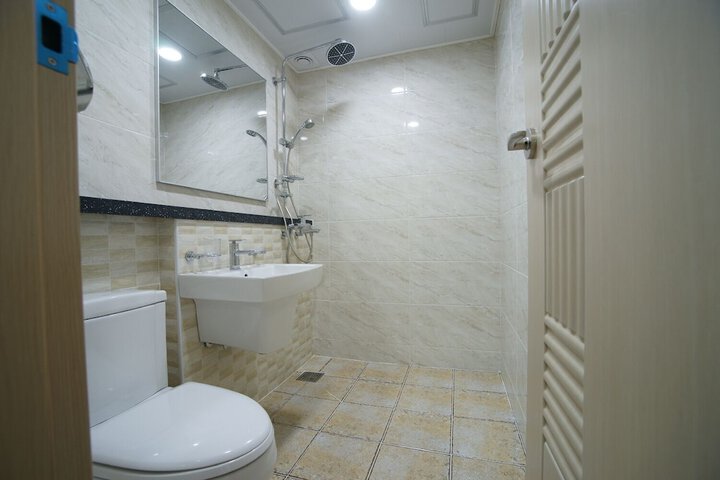 Room 20 of 26