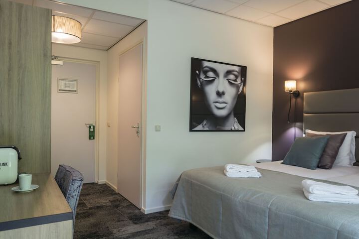 Hotel 44 of 48