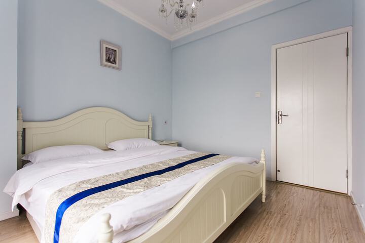 Room 6 of 36