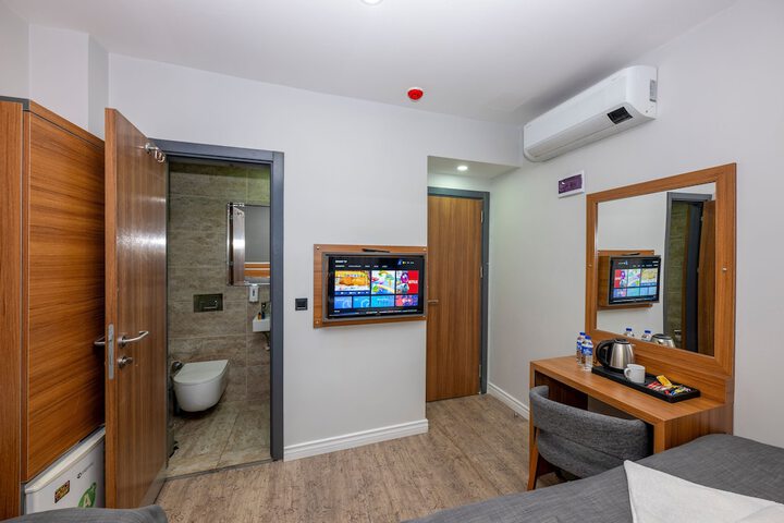 Room 9 of 41