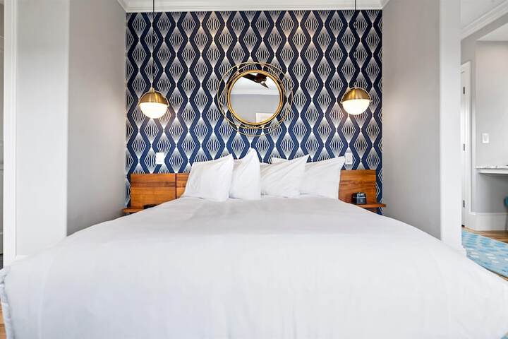 Room 3 of 83