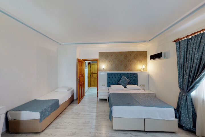 Room 15 of 115