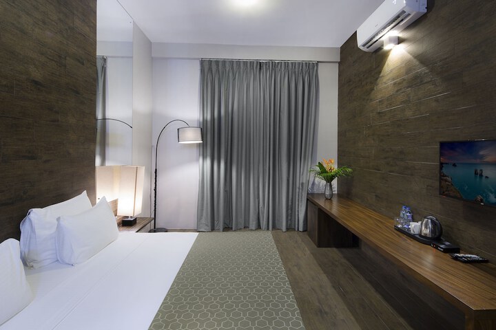 Room 8 of 26
