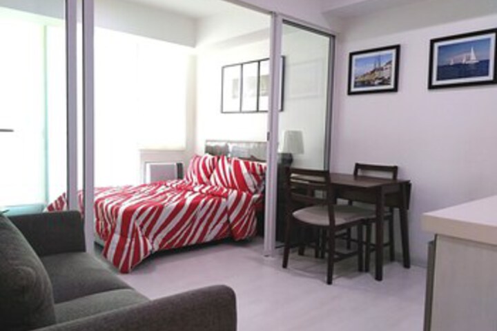 Room 9 of 25