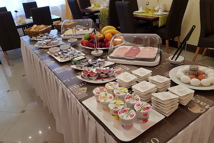 Dining 69 of 79