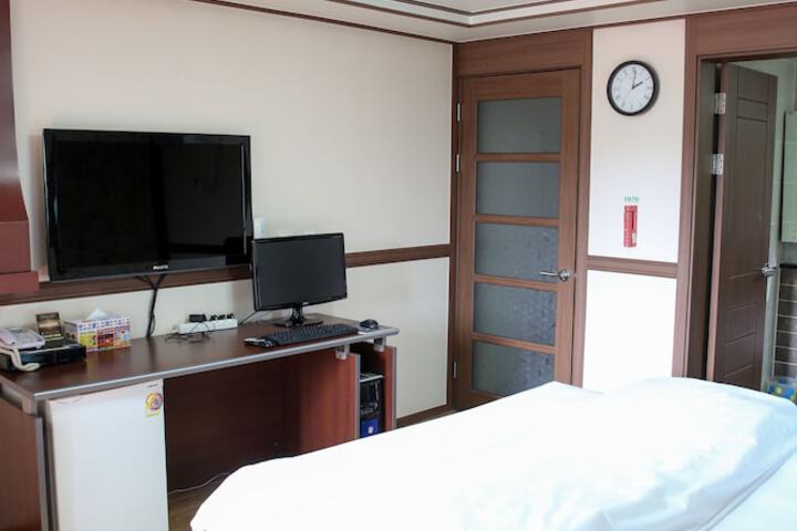 Room 18 of 39