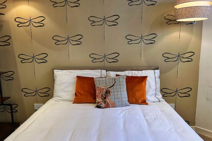Room 6 of 34