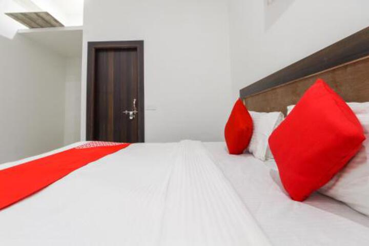 Oyo 65072 Hotel Js Plaza
