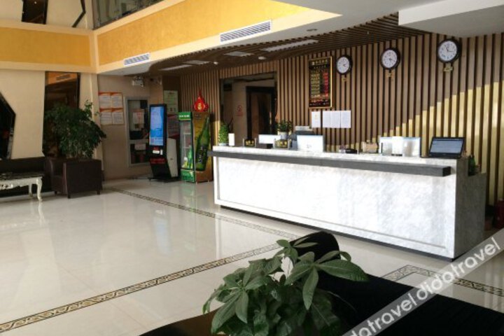 Meicheng Hotel (Zhenjiang Railway Station South Station)