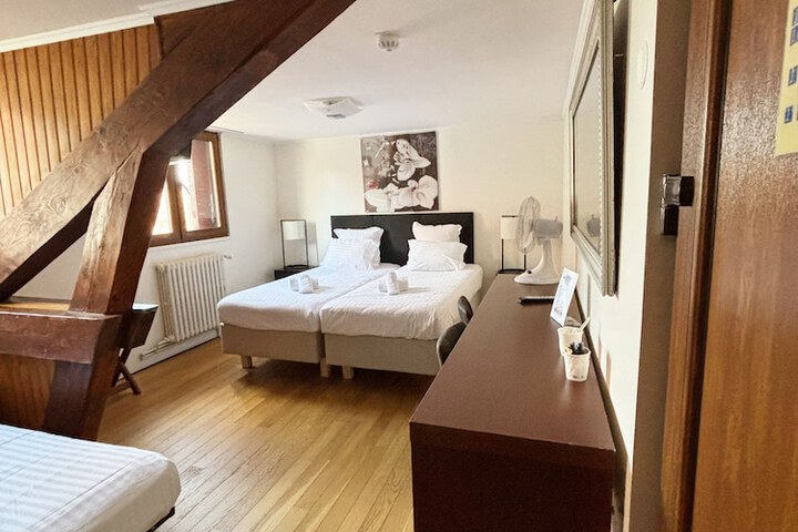 Room 11 of 47