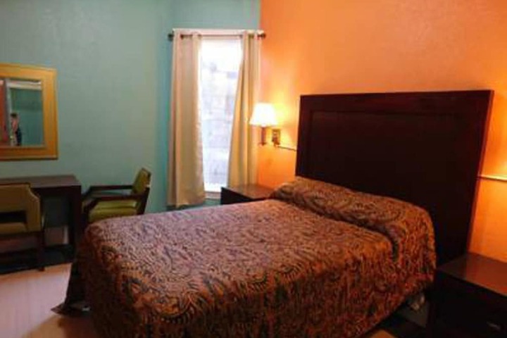 Room 26 of 53
