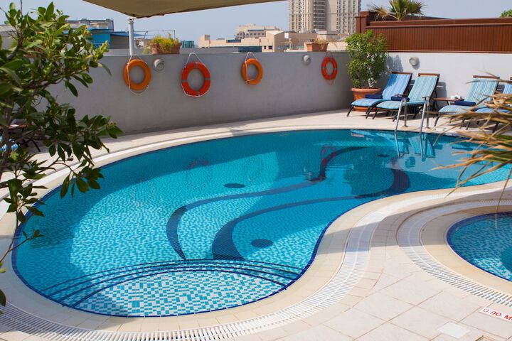 Hotel Pool