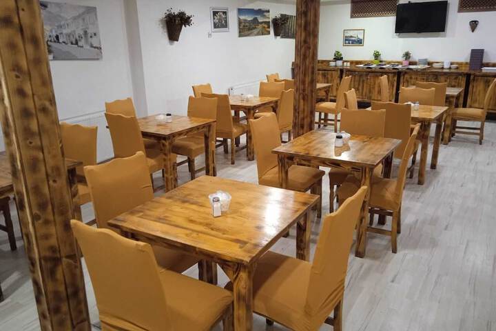 Dining 126 of 137