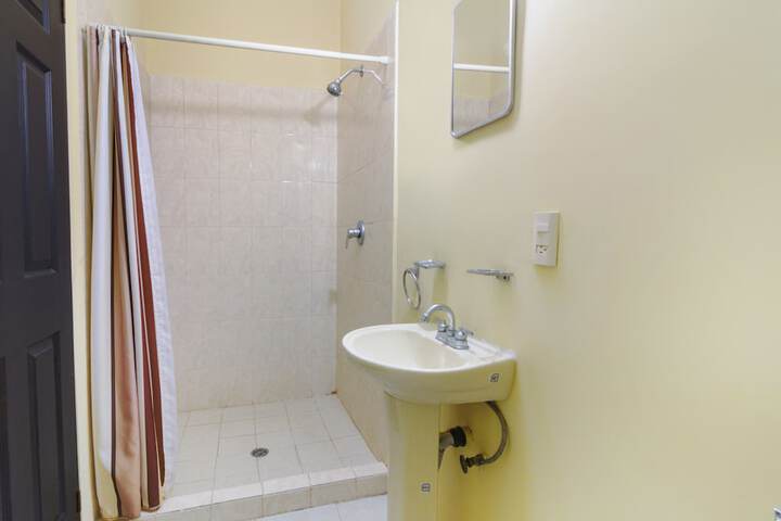 Room 25 of 41