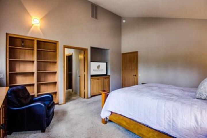 Room 62 of 73