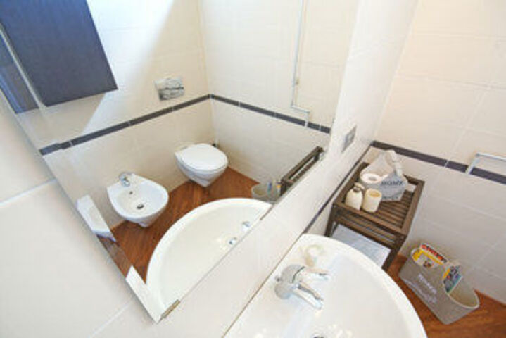 Room 5 of 43