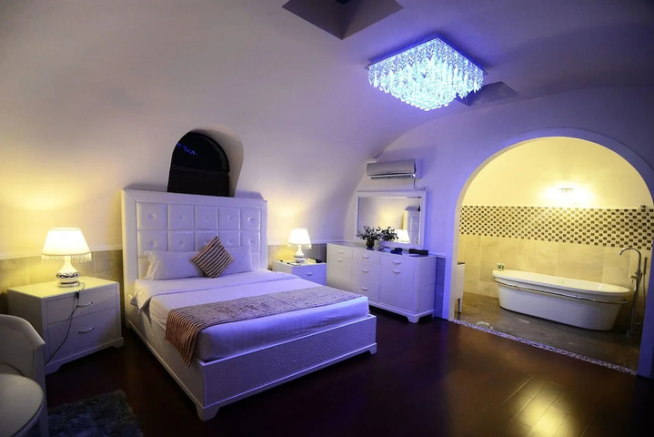 Room 5 of 22