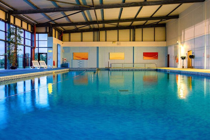 Pool Hotel