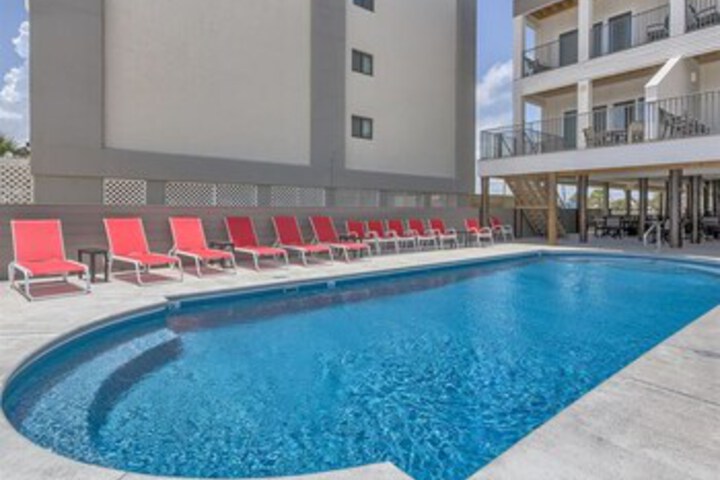 Pool 52 of 91