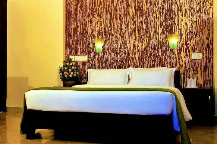 Room 13 of 62