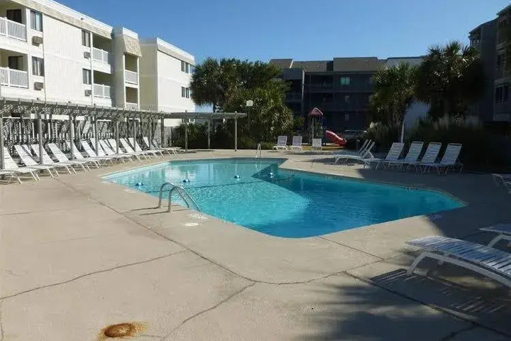 Pool 11 of 15