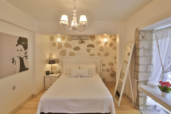 Room 13 of 60