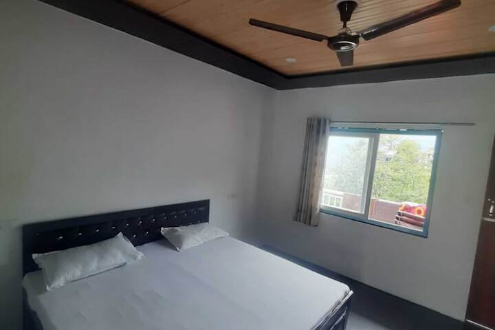Aarohi Tourist Lodge & Restaurant