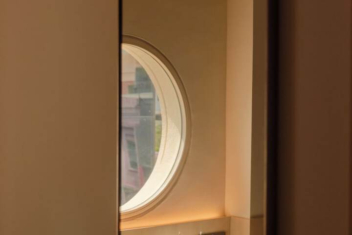 Room 11 of 20