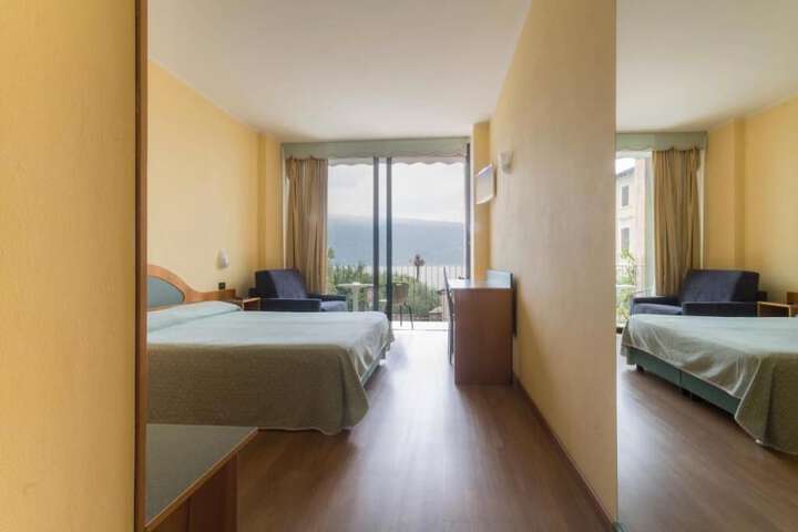 Room 13 of 24