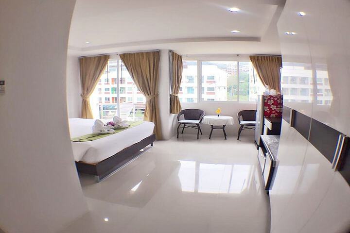 Room 10 of 94