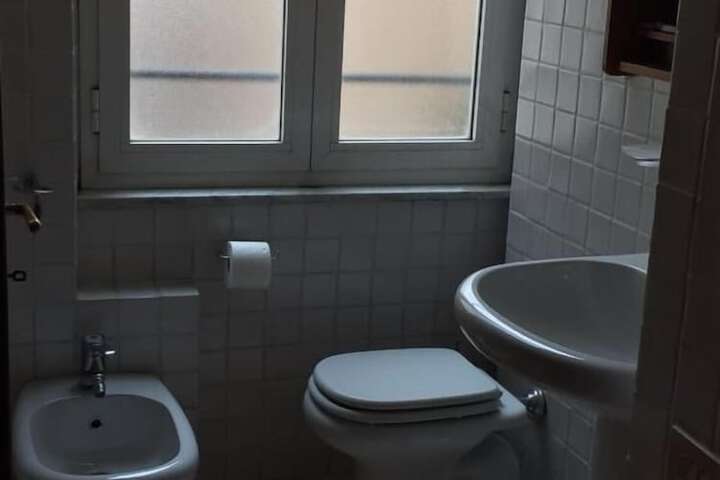 Room 10 of 19