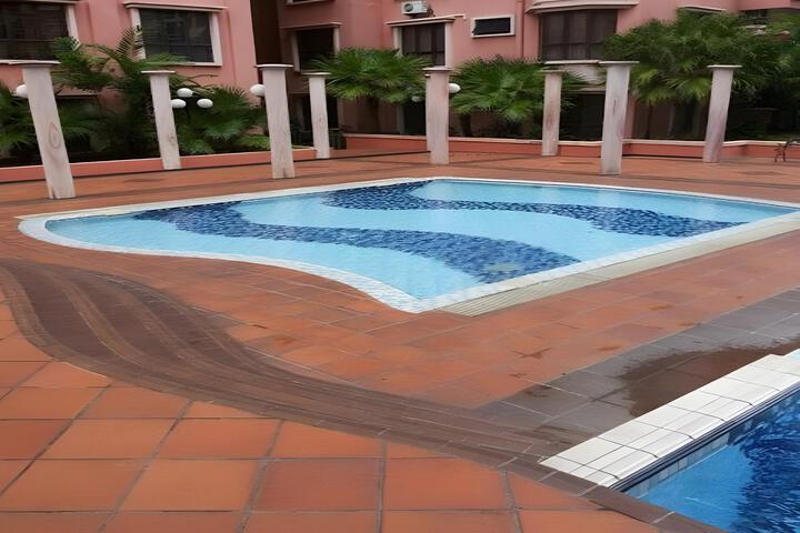 Hotel Pool