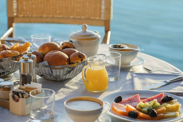 Breakfast/Coffee Service 202 of 230
