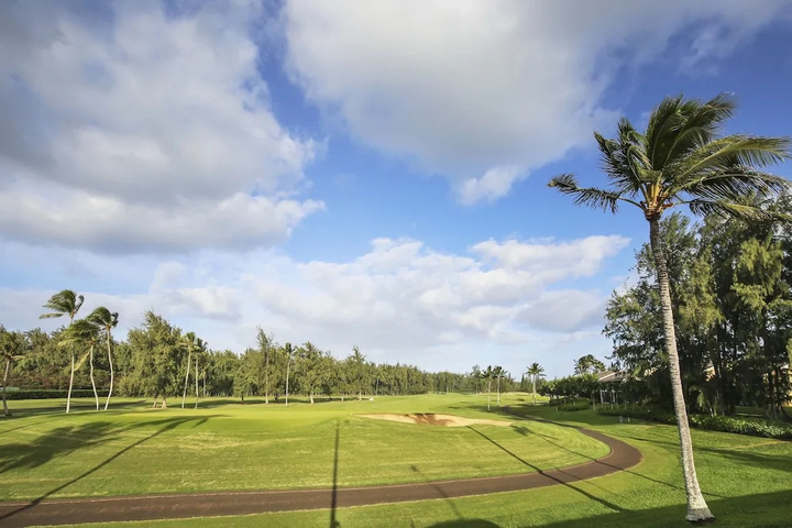 Exterior of The Estates at Turtle Bay