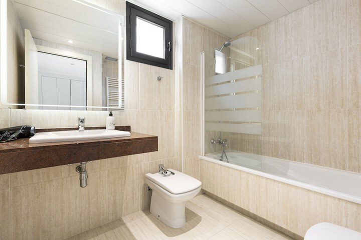 Room 15 of 16