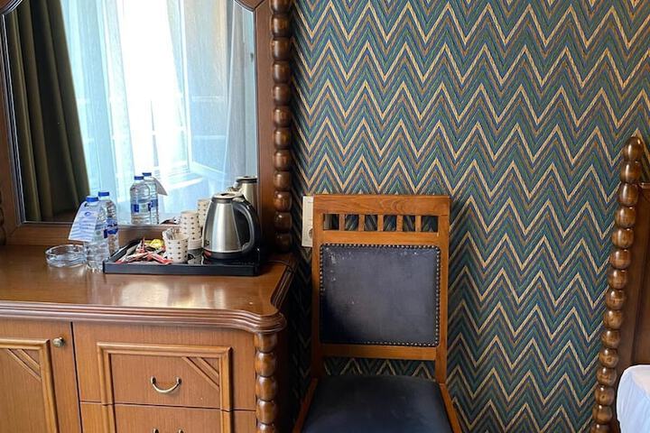 Room 28 of 46
