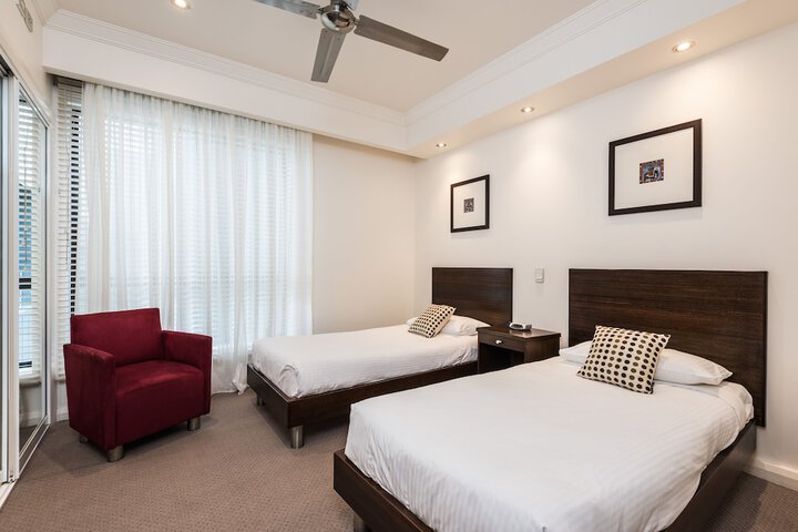 Room 27 of 136