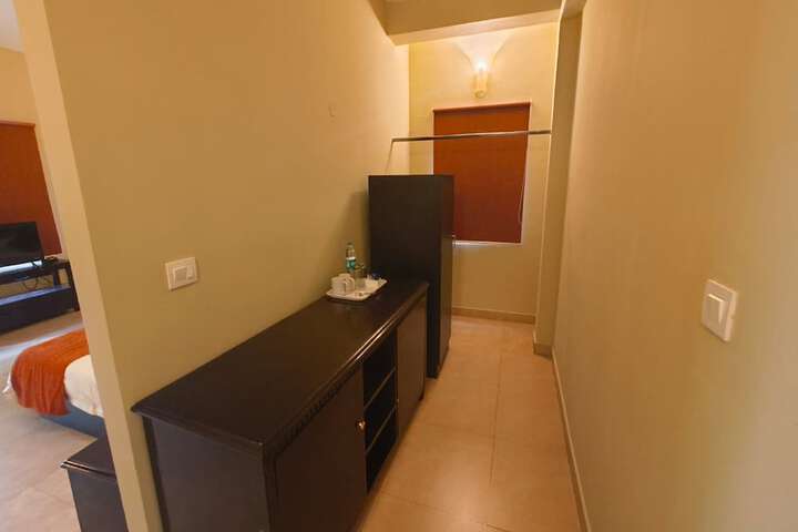 Room 17 of 32