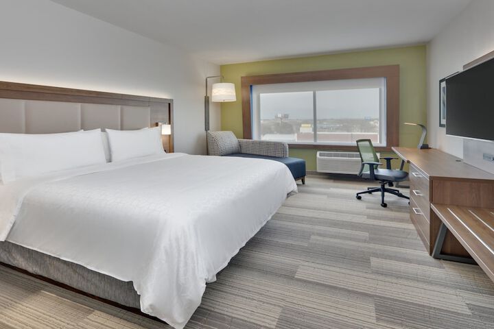 Room 2 of 27