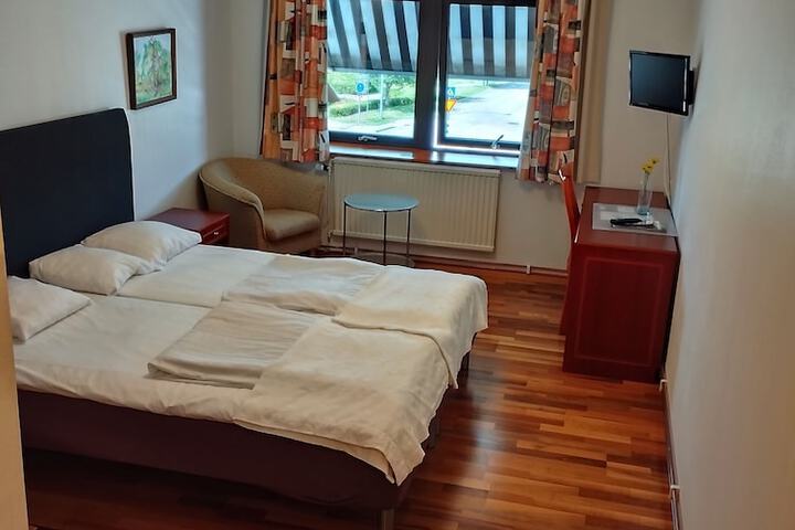 Room 38 of 140