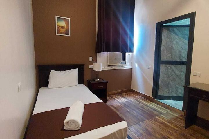 Room 34 of 63