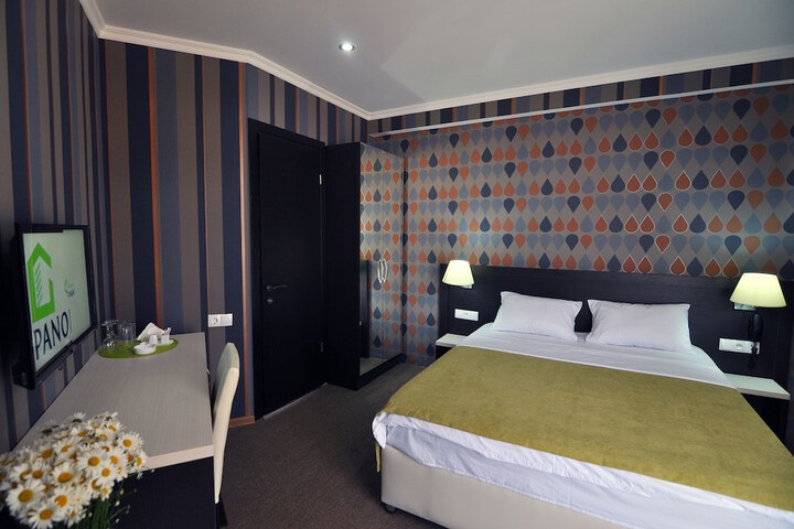 Room 13 of 25