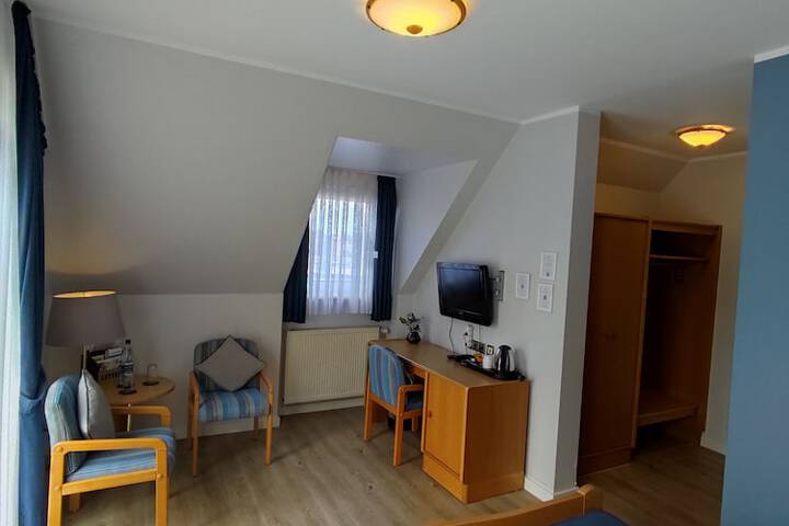 Room 25 of 67