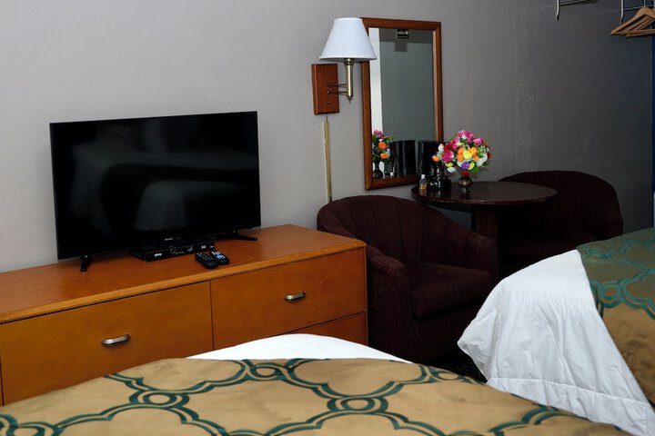 Room 18 of 32