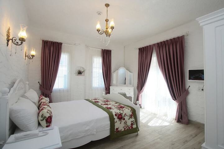 Room 2 of 23