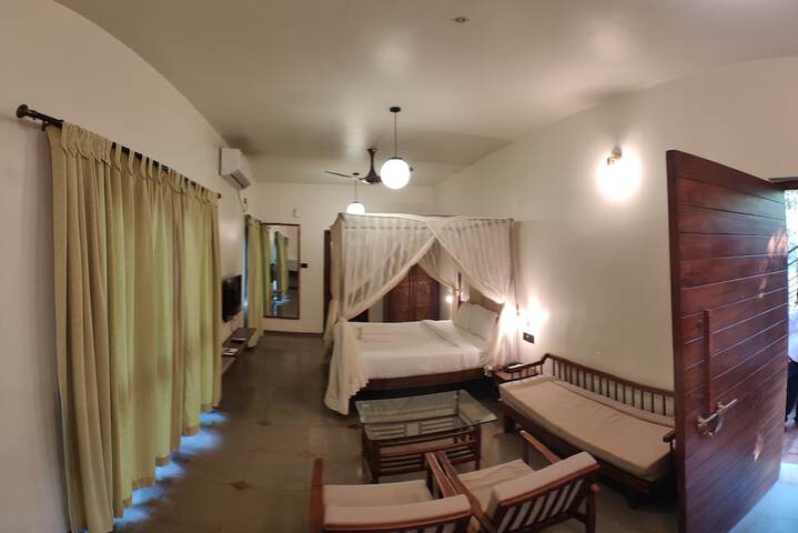 Room 8 of 35