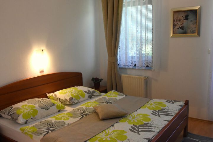 Room 19 of 80
