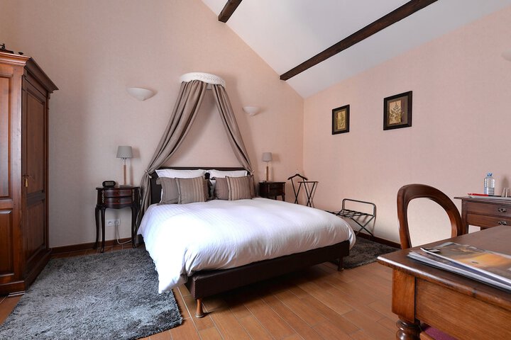 Room 4 of 36